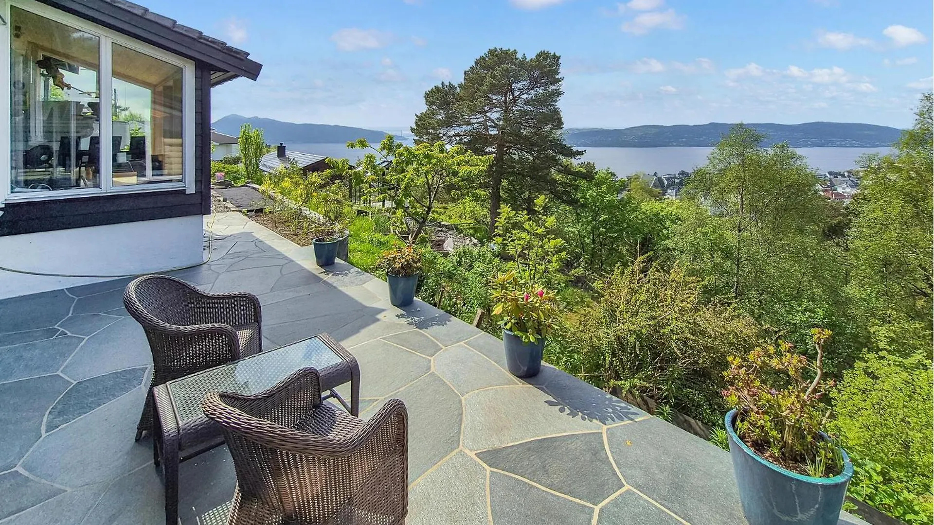 Awesome Apartment In Bergen With House Sea View
